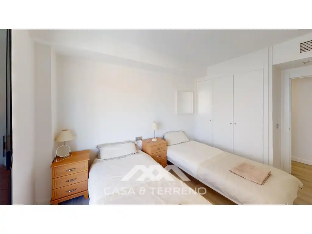 Dormitori de Apartament en venda en Vélez-Málaga amb Aire condicionat i Piscina comunitària