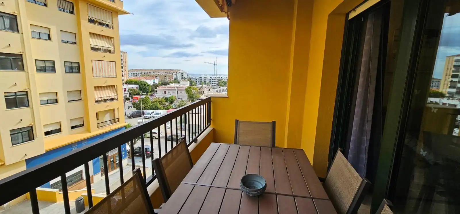 Terrasse von Wohnung zur Miete in Marbella mit Privatgarten, Terrasse und Möbliert