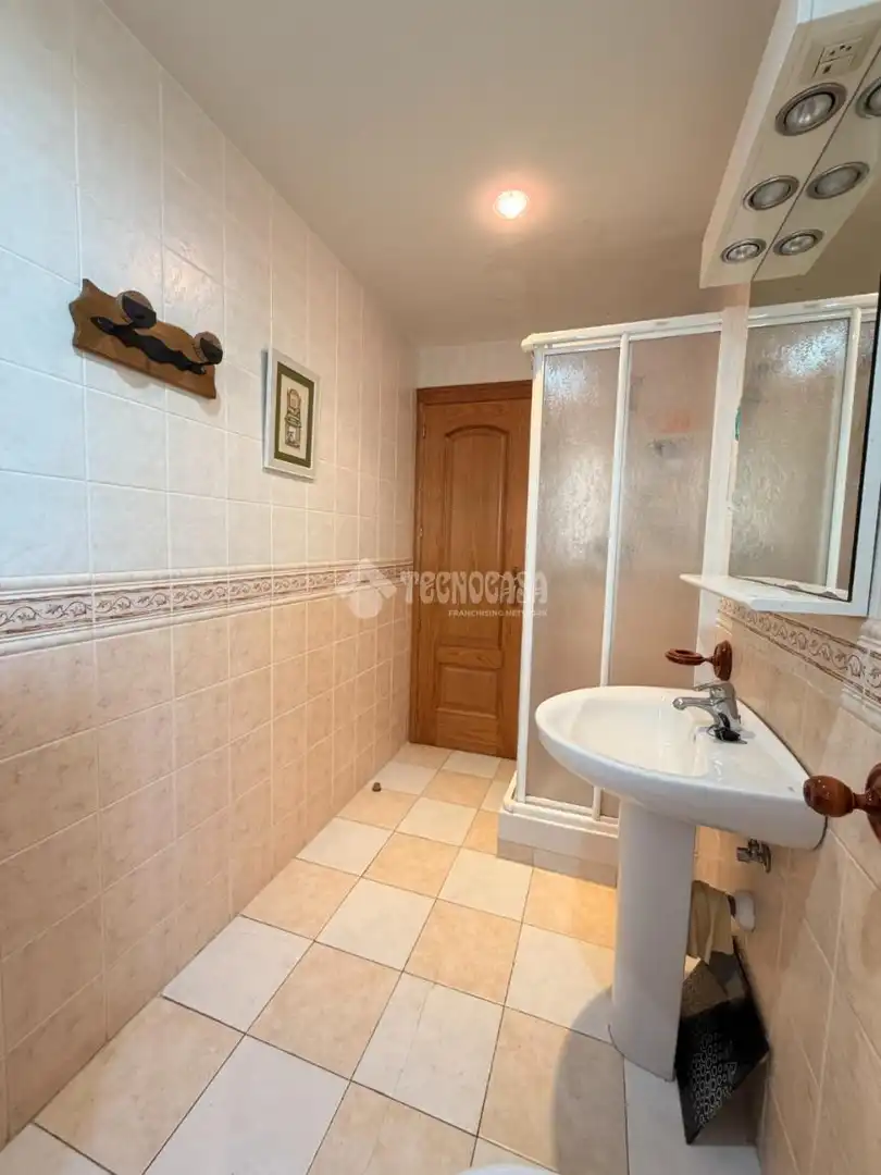 Baño de Casa adosada en venta en Segovia con Calefacción