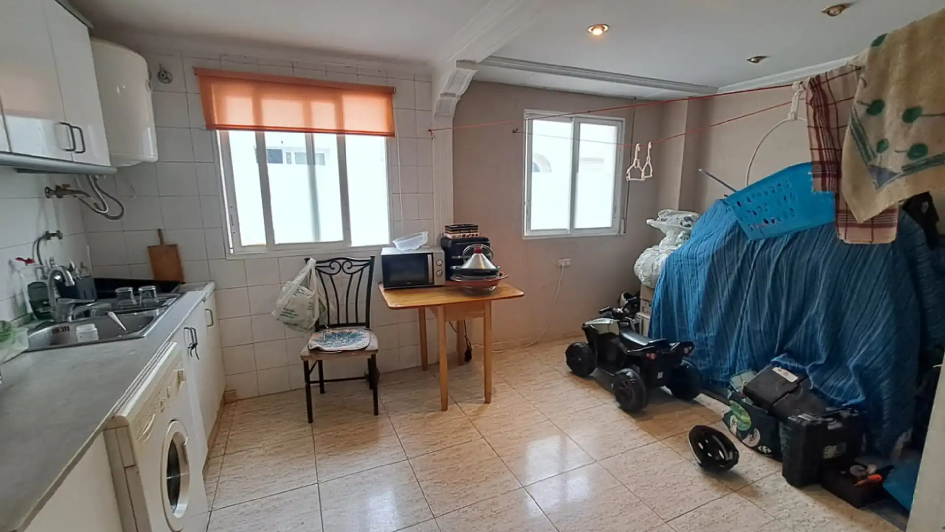 Piso en venta en Ador con Balcón