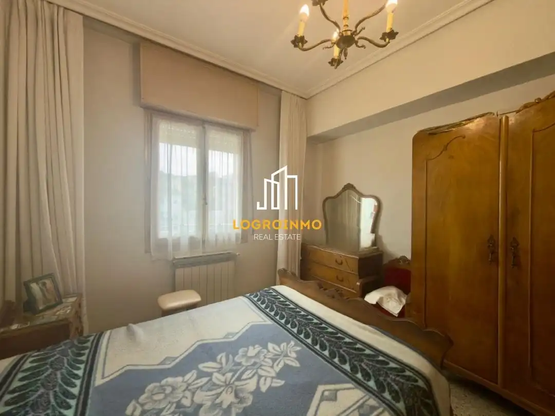 Habitación de Piso en venta en  Logroño con Calefacción, Amueblado y Balcón