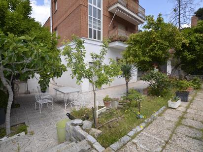 Jardí de Casa o xalet en venda en  Madrid Capital amb Calefacció, Jardí privat i Terrassa