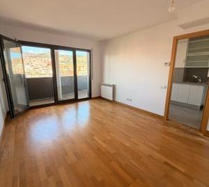 Foto 3 de Pis en venda a Avenida Meridiana, Ciutat Meridiana,  Barcelona Capital