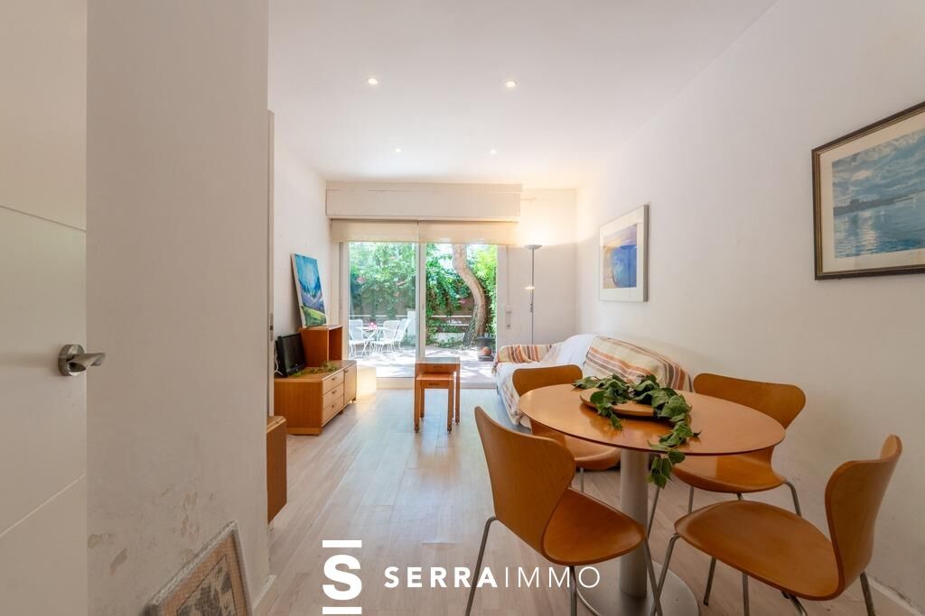 Exterior view of Planta baja for sale in Vilanova i la Geltrú  with Air Conditioner, Parquet flooring and Terrace