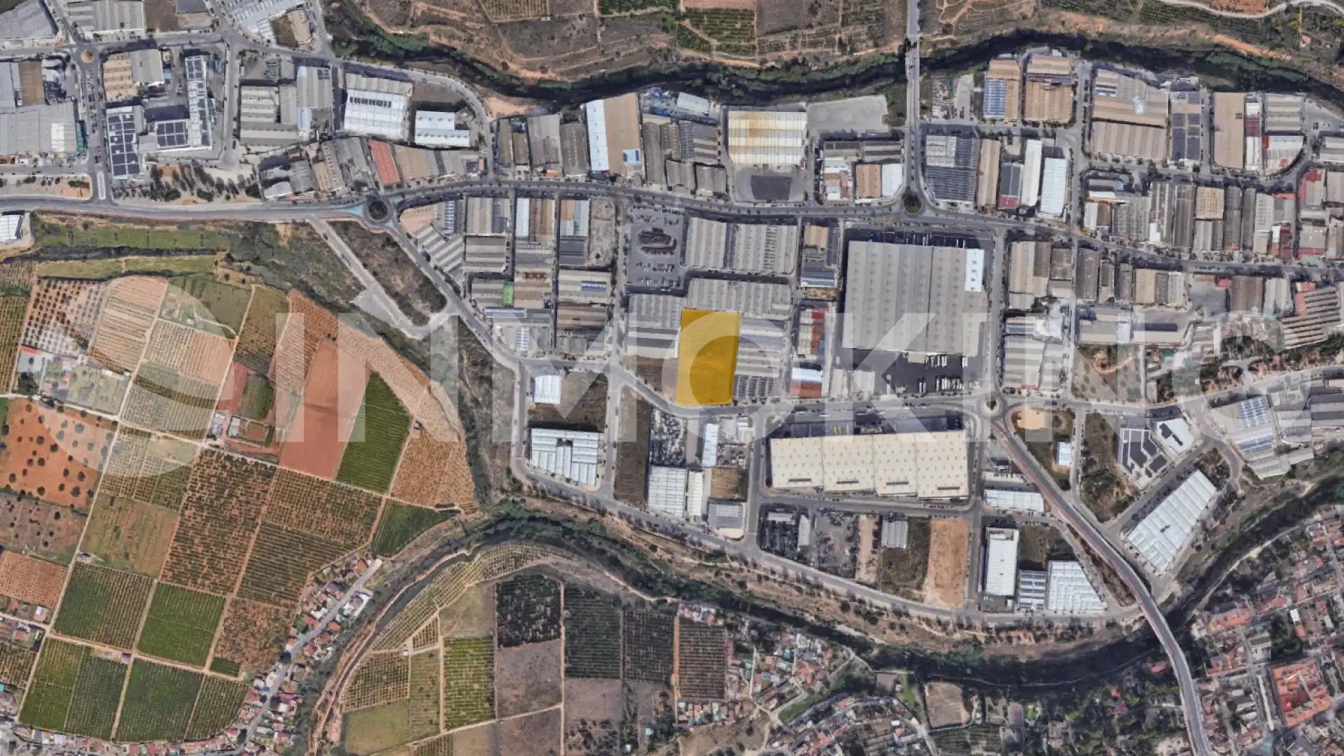Vista exterior de Terreny industrial en venda en Torrent