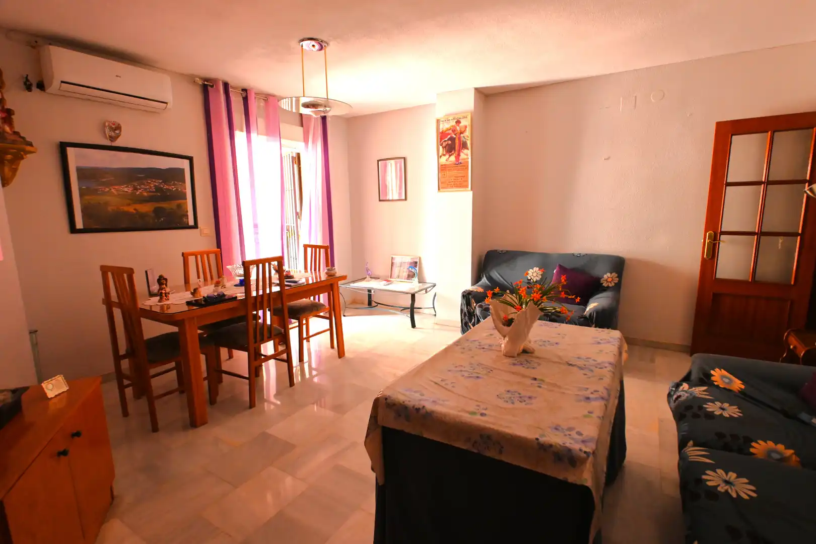 Sala d'estar de Pis en venda en Churriana de la Vega amb Aire condicionat i Terrassa