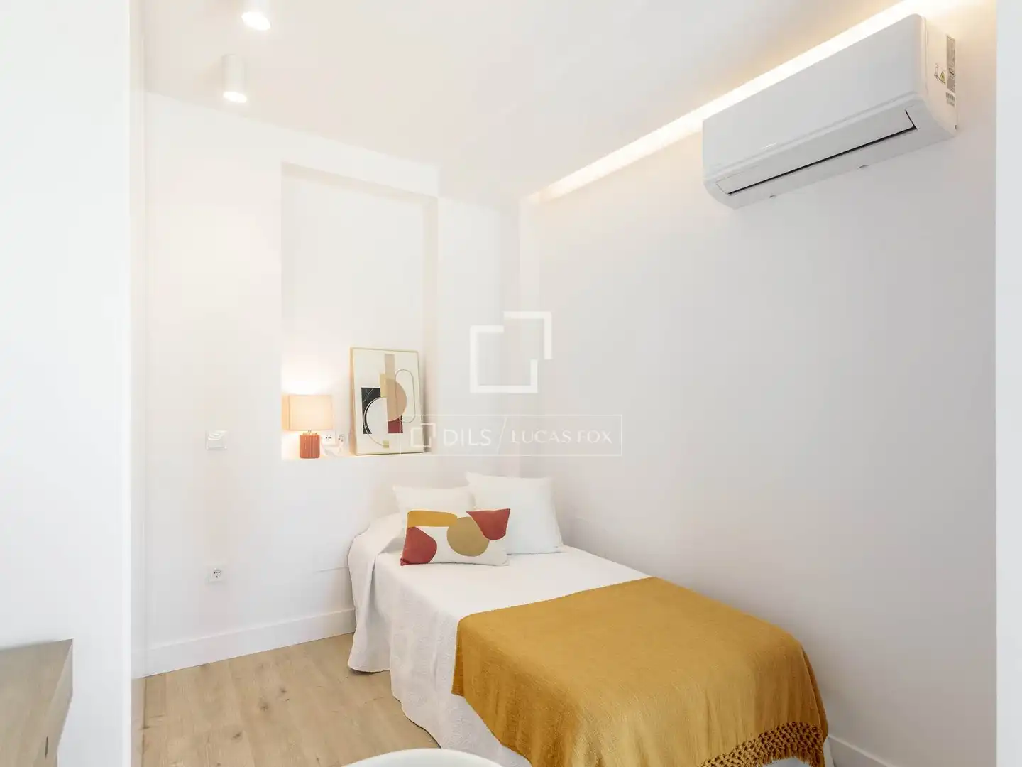 Bedroom of Flat for rent in Madrid  with Air Conditioner and Furnished