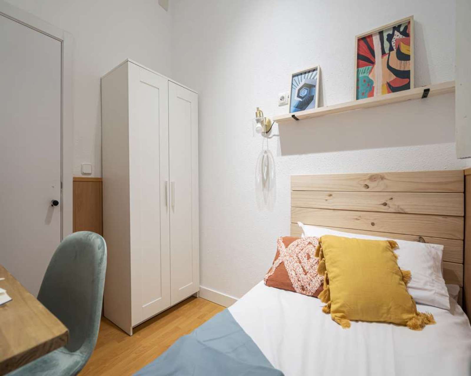 Bedroom of Flat to share in  Madrid Capital  with Air Conditioner and Terrace