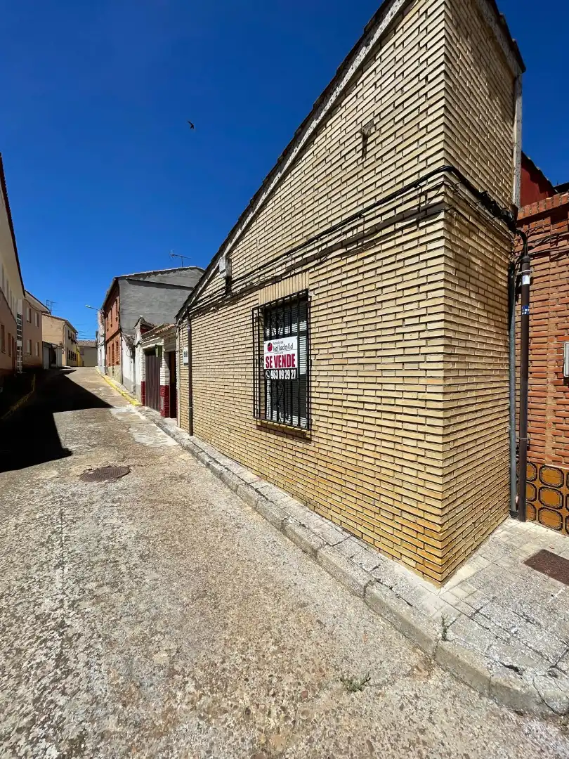 Vista exterior de Finca rústica en venda en Mayorga amb Terrassa, Traster i Moblat