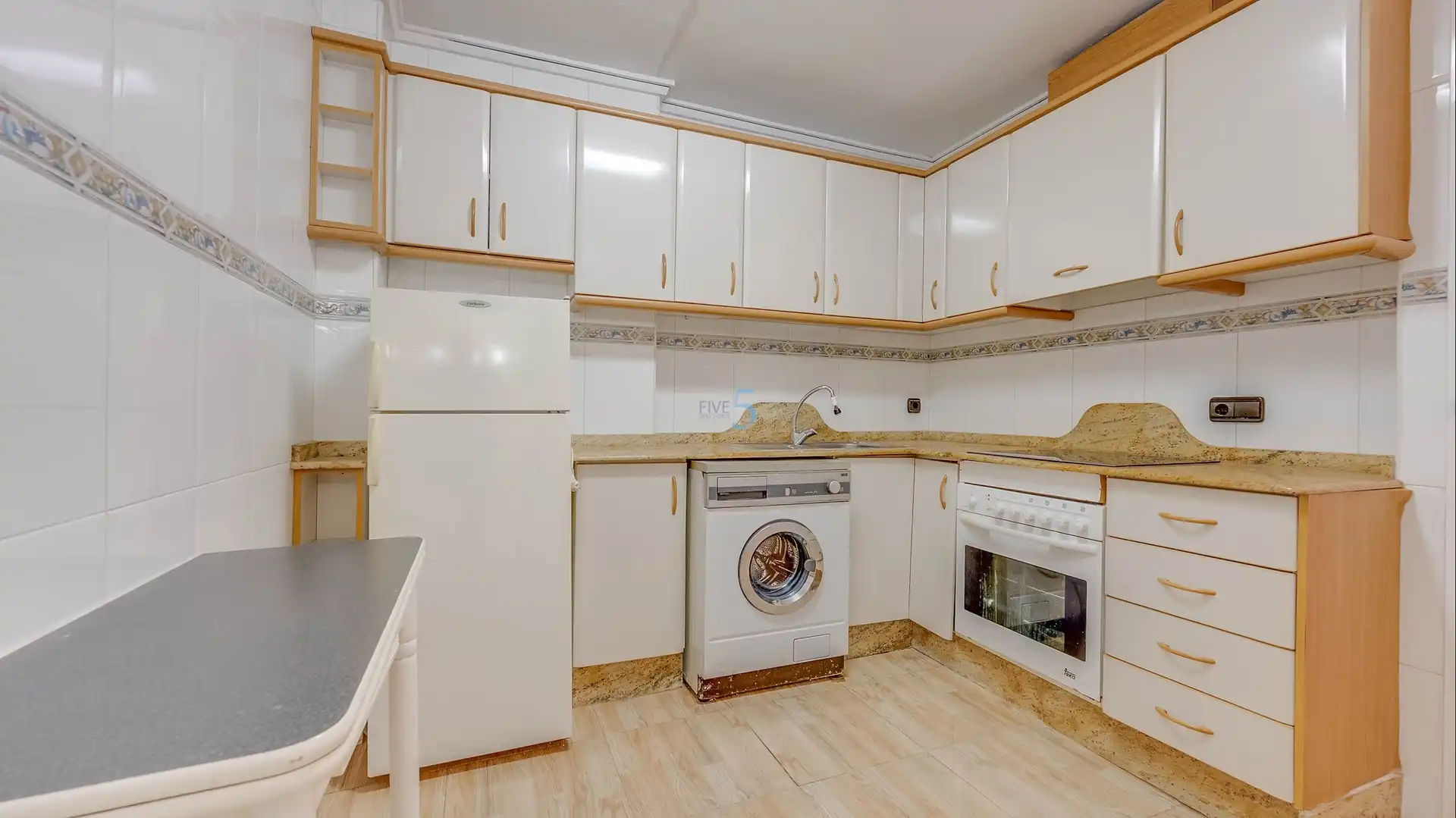 Flat with terrace for sale in Playa de los Locos, imagen 5