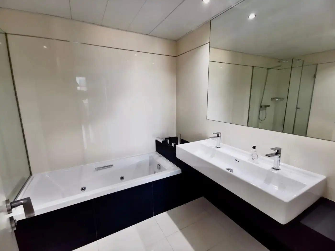Baño de Apartamento en venta en Barcelona con Aire acondicionado, Calefacción y Terraza