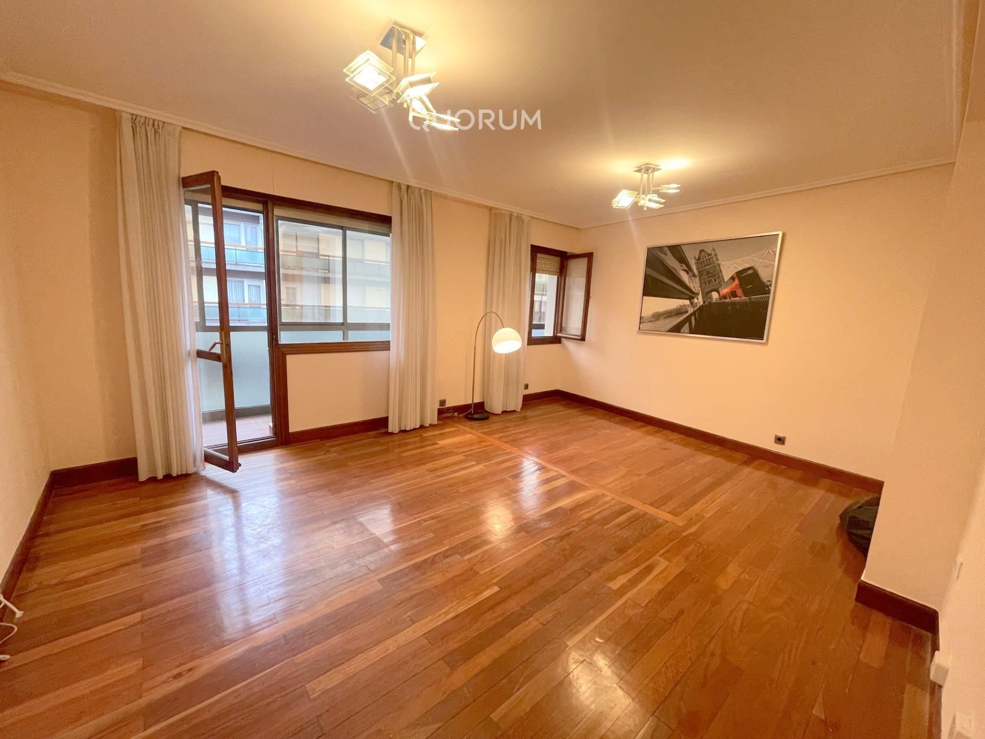 Living room of Flat for sale in Bilbao   with Terrace