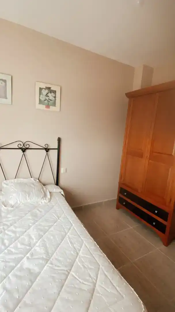 Schlafzimmer von Wohnung zur Miete in Navalmoral de la Mata mit Klimaanlage, Abstellraum und Möbliert