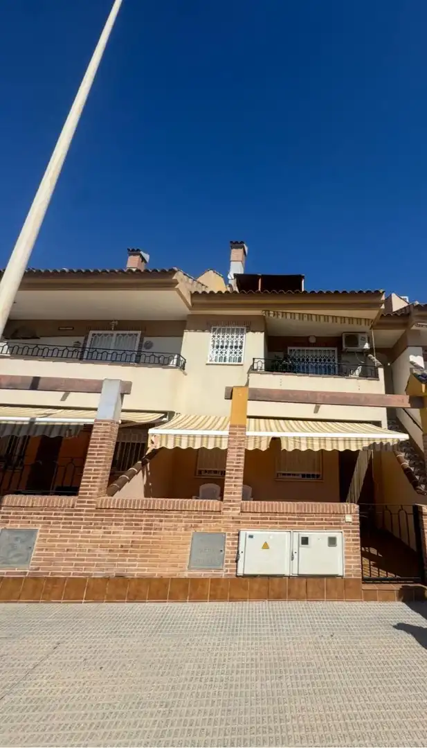Vista exterior de Àtic en venda en Los Alcázares amb Aire condicionat, Calefacció i Terrassa