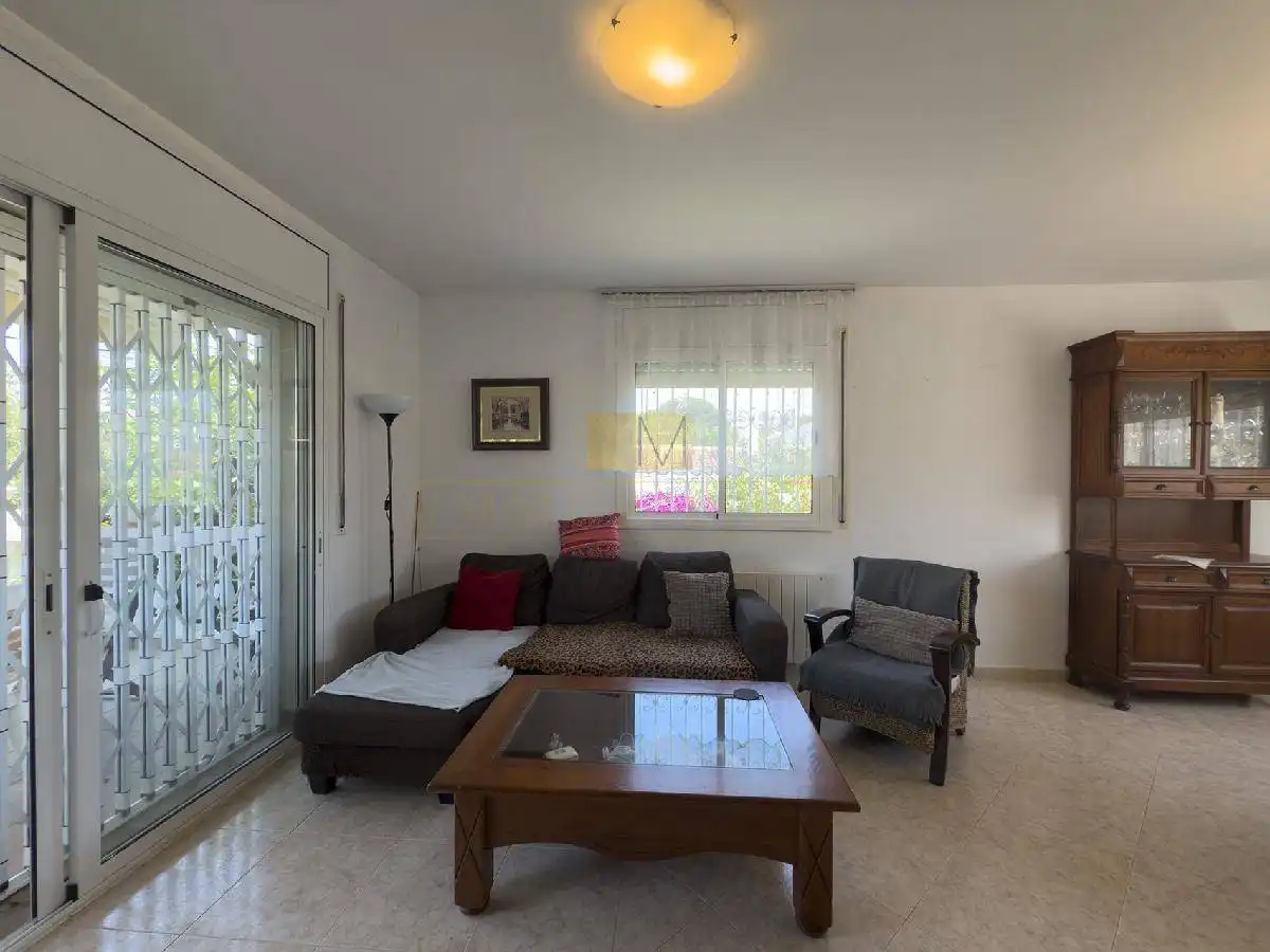 Sala d'estar de Casa o xalet en venda en Sant Pere de Ribes amb Aire condicionat, Calefacció i Jardí privat