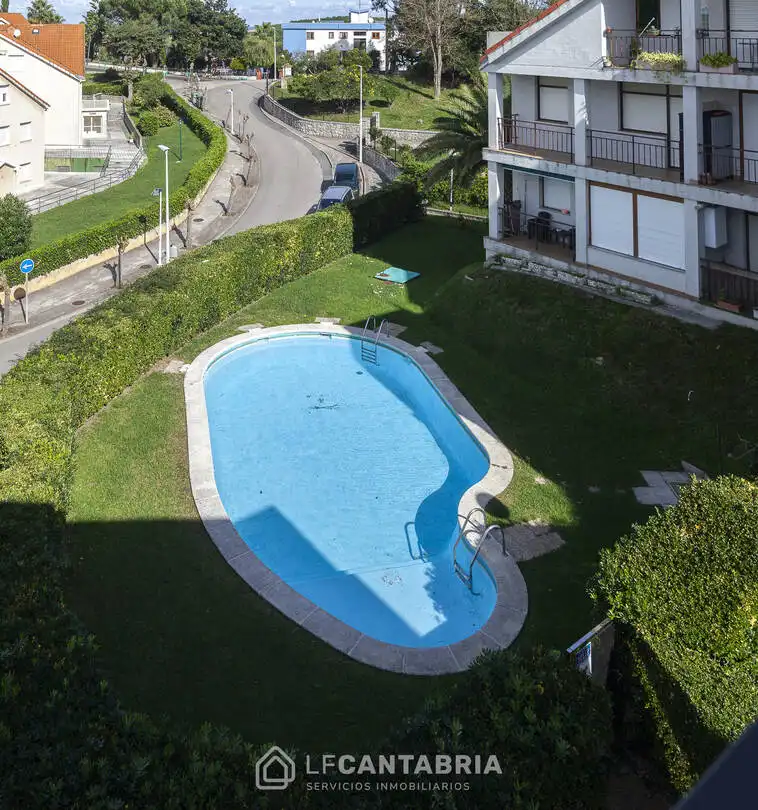 Swimming pool of Flat for sale in Mogro