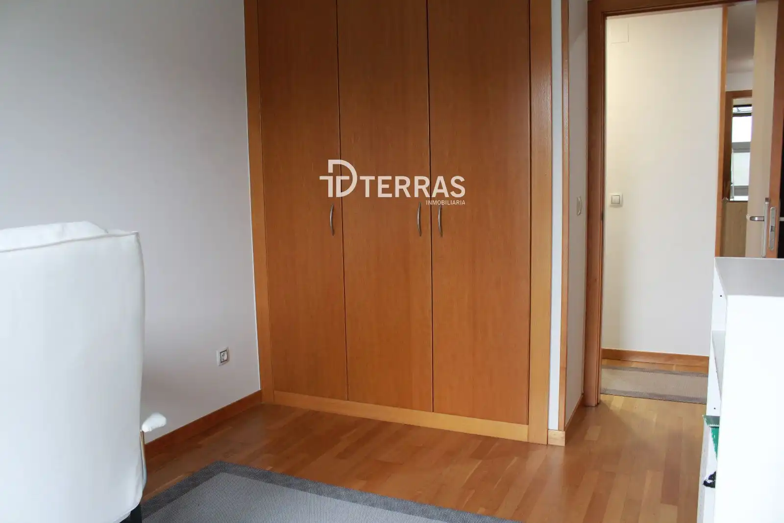 Dormitori de Pis en venda en Pontevedra Capital  amb Terrassa, Traster i Moblat