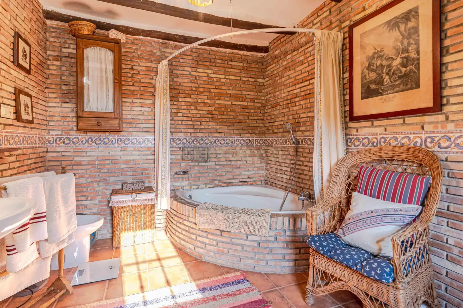 Bathroom of Houses for sale in Lanjarón  with Private garden, Storage room and Swimming Pool