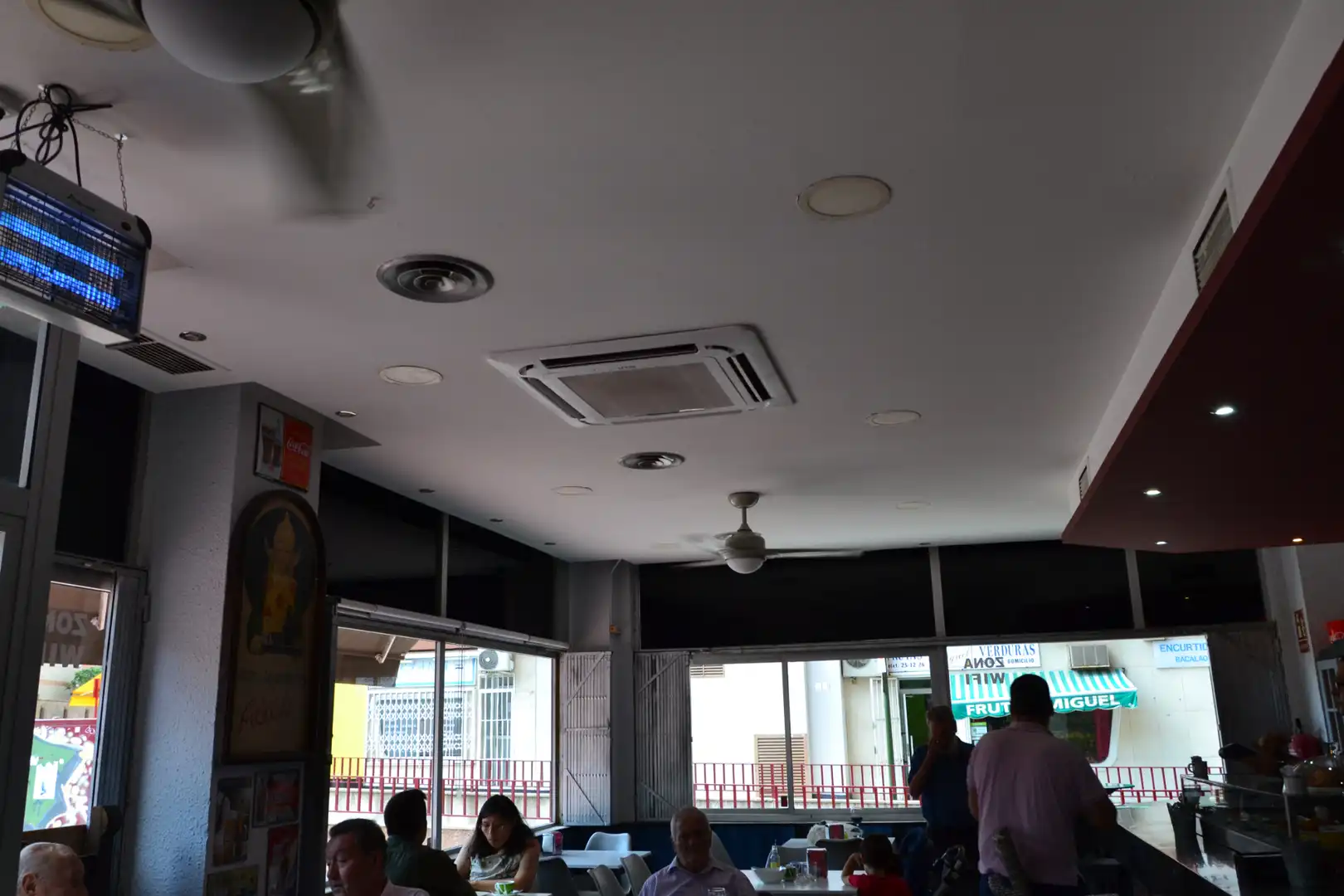 Local en traspaso en Zaragoza con Aire acondicionado, Amueblado y Internet