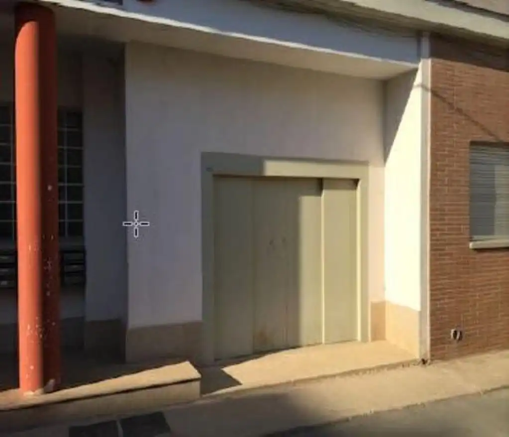Außenansicht von Garage zum Verkauf in Santa Bàrbara