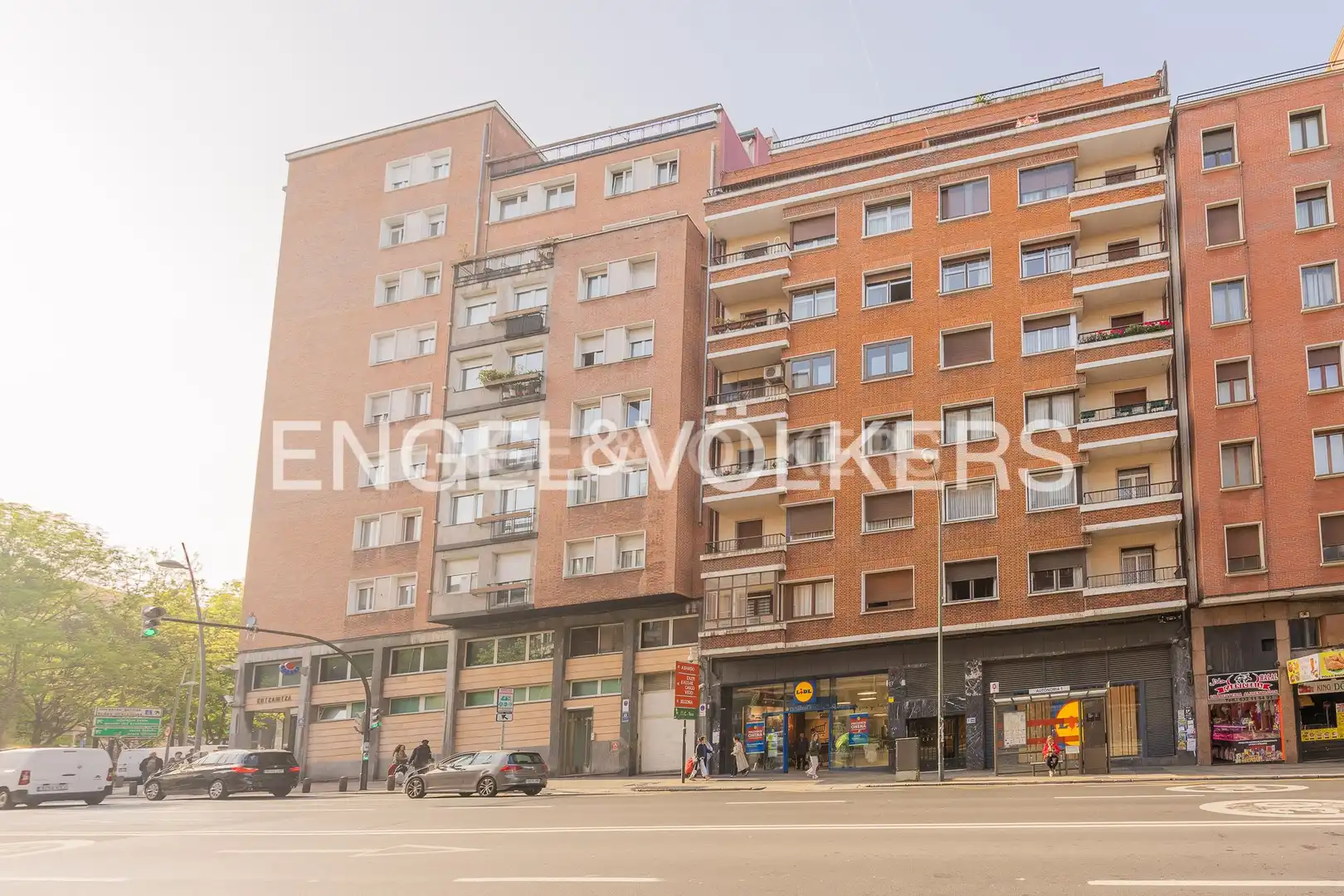Vista exterior de Pis en venda en Bilbao  amb Aire condicionat, Calefacció i Parquet
