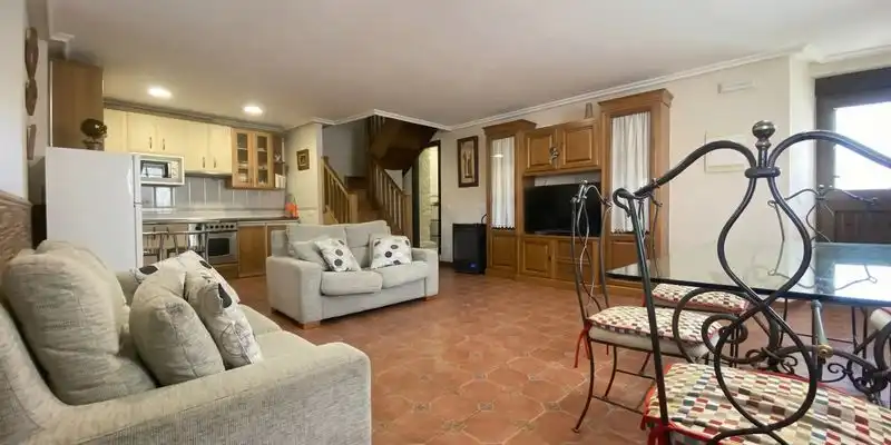 Sala d'estar de Casa o xalet en venda en Entrambasaguas amb Jardí privat, Terrassa i Traster