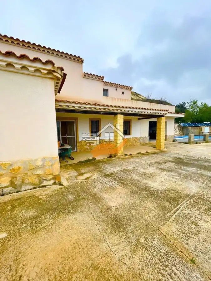 Vista exterior de Casa o chalet en venta en Vélez-Blanco con Terraza y Piscina