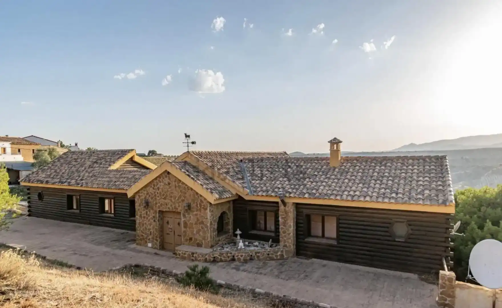Vista exterior de Casa o chalet en venta en Castril con Aire acondicionado, Piscina y Balcón