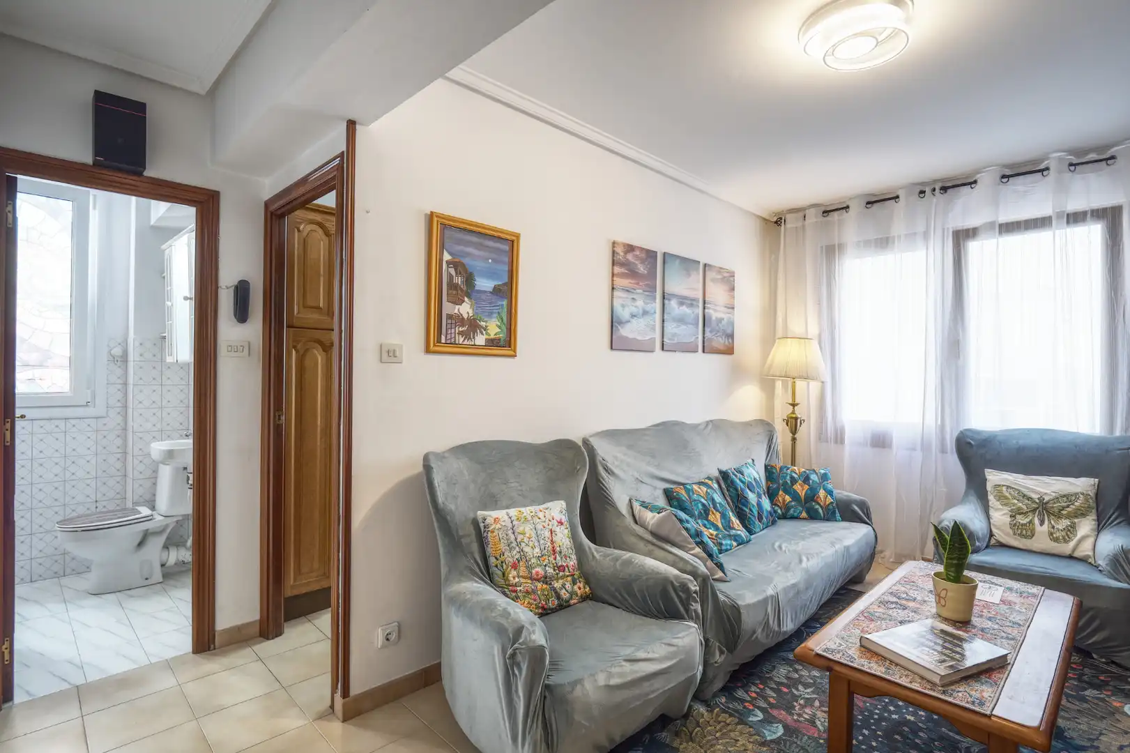 Sala de estar de Piso en venta en A Coruña Capital  con Calefacción, Parquet y Amueblado