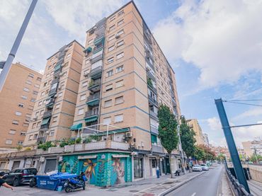 Piso con balcón en venta en Avenida DE AMERICA 28