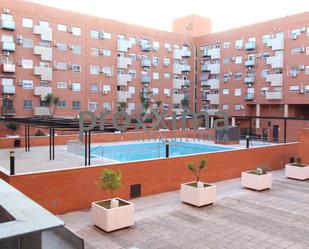 Swimming pool of Flat to rent in  Sevilla Capital  with Air Conditioner, Heating and Balcony