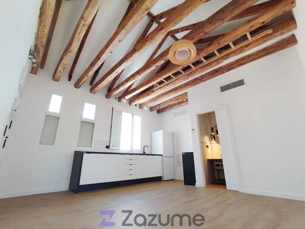 Cocina de Ático de alquiler en  Madrid Capital con Aire acondicionado, Calefacción y Horno