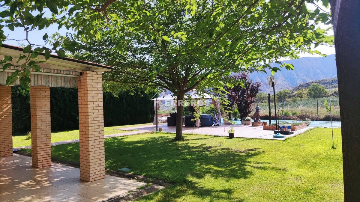 Garden of House or chalet for sale in Albelda de Iregua  with Air Conditioner, Heating and Storage room
