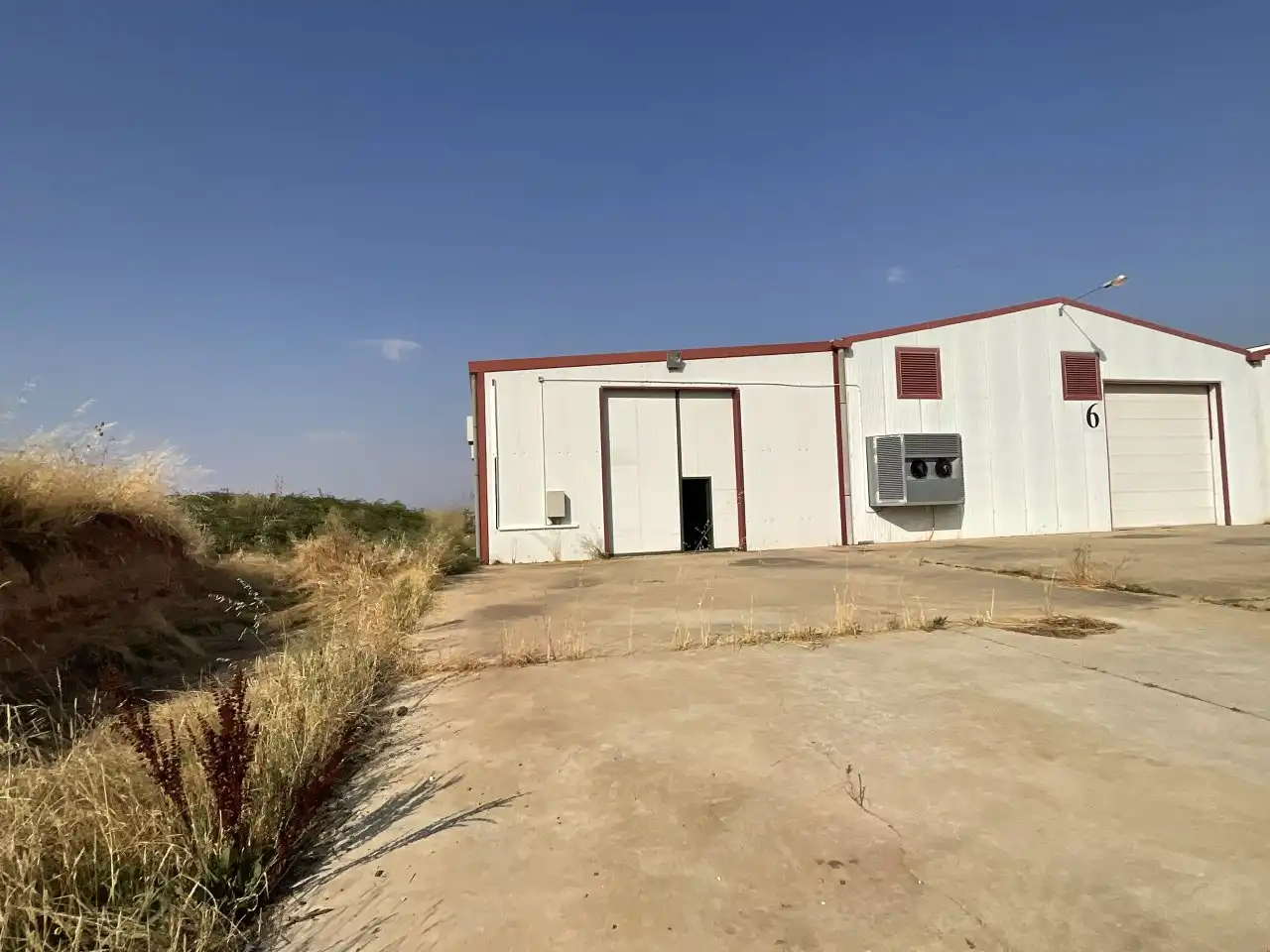 Vista exterior de Nau industrial en venda en Villar de Torre