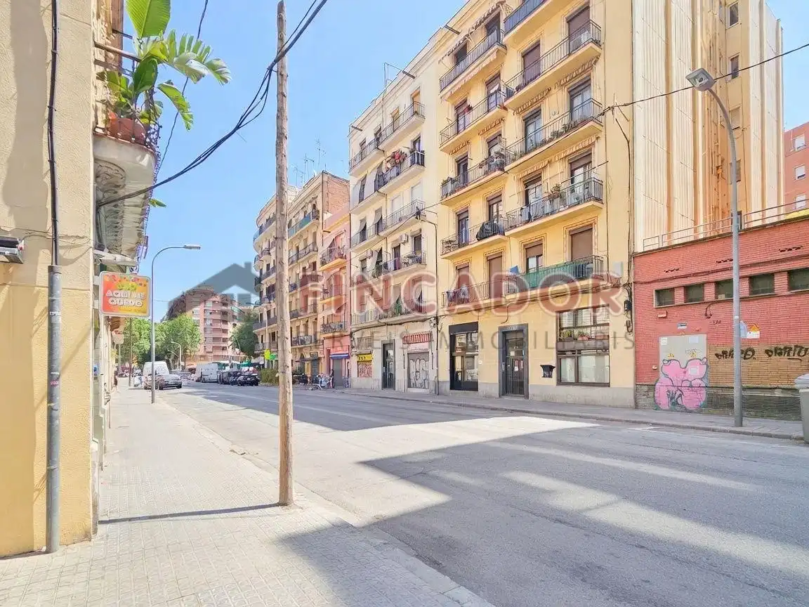 Exterior view of Duplexes for sale in Barcelona  with Heating and Furnished