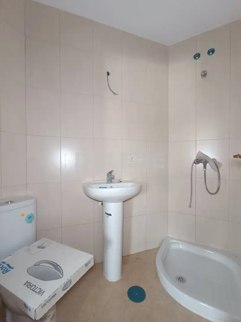 Baño de Dúplex en venta en Hellín con Calefacción, Parquet y Balcón