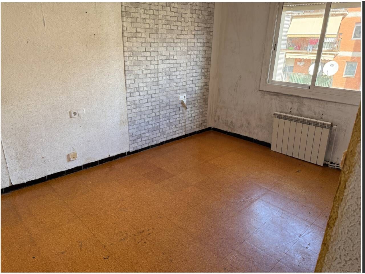 Bedroom of Flat for sale in Girona Capital  with Heating and Balcony
