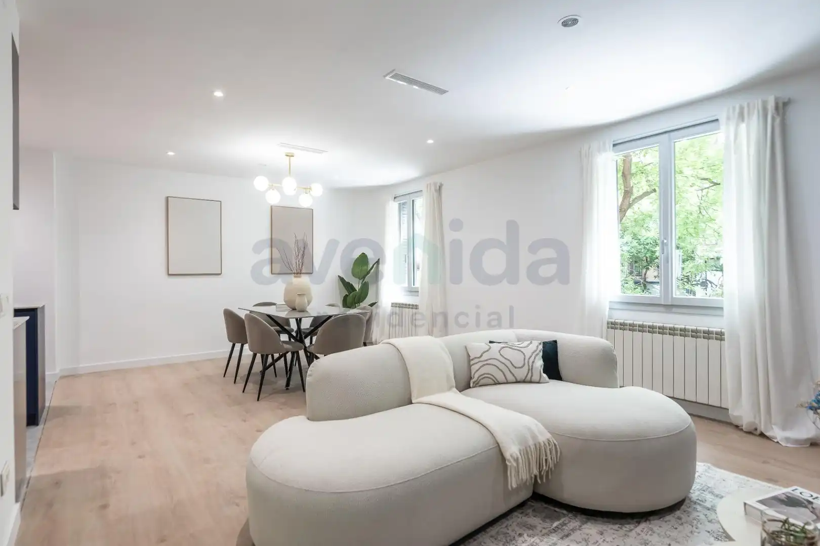 Flat with lift for sale in Calle C. de Bailén