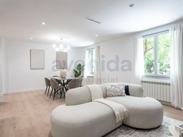 Flat with lift for sale in Calle C. de Bailén