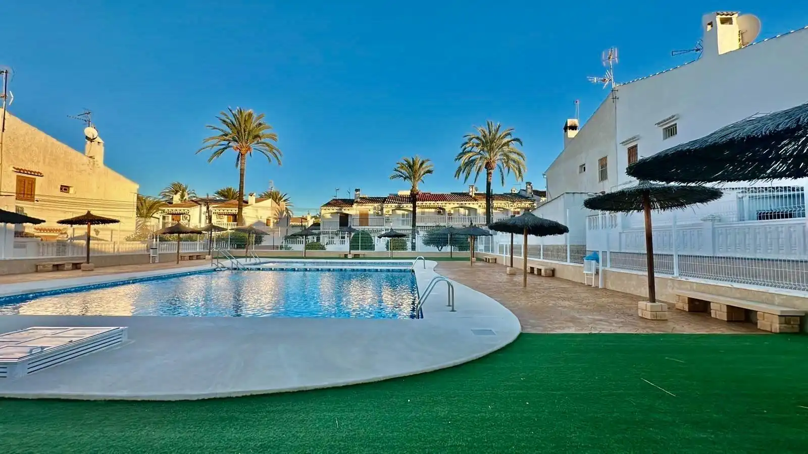 Bungalow con terrazza in vendita a Calle Calle Río Tajo, imagen 3