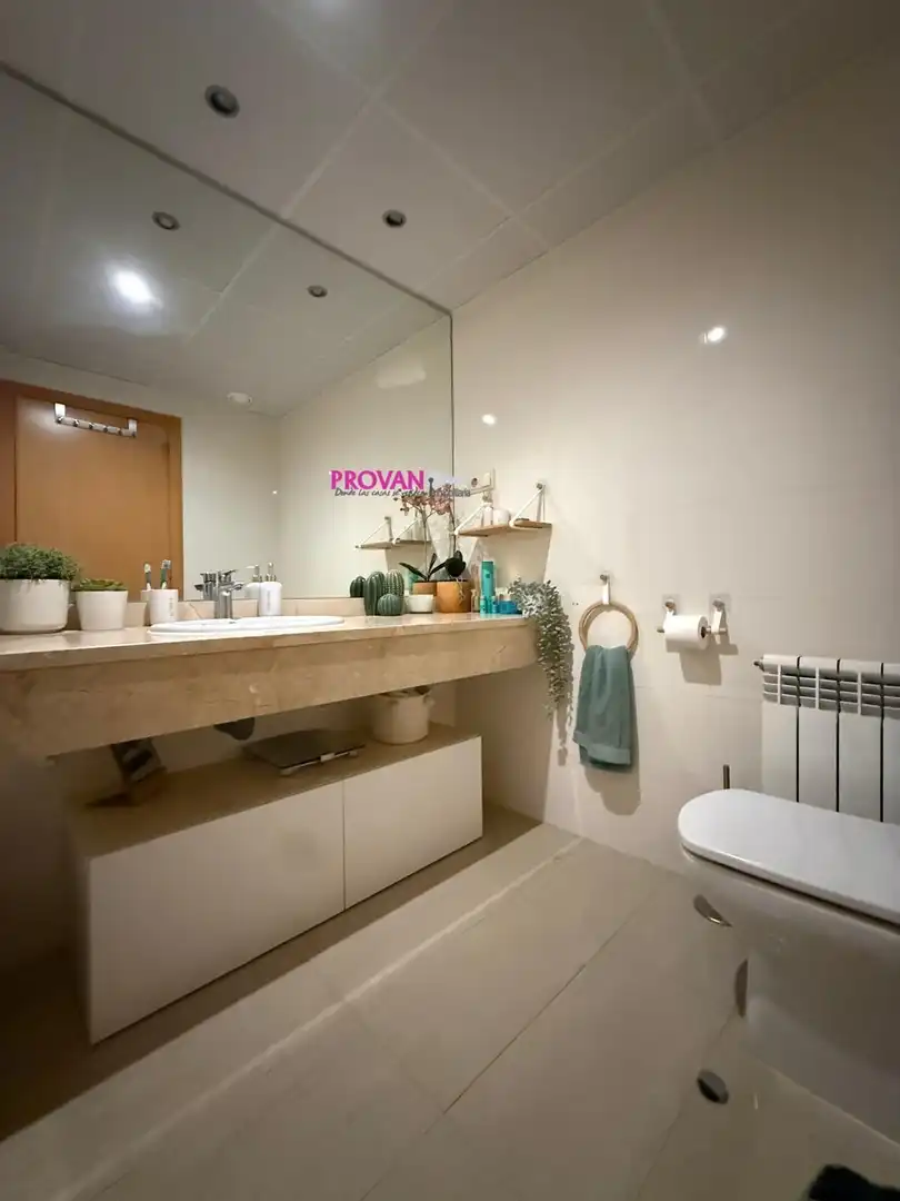 Bathroom of Flat for sale in Parla  with Heating, Terrace and Storage room