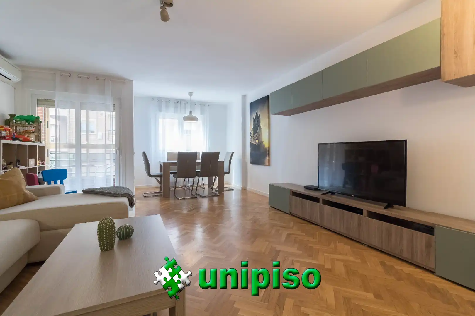 Sala d'estar de Pis en venda en Leganés amb Aire condicionat, Jardí privat i Piscina