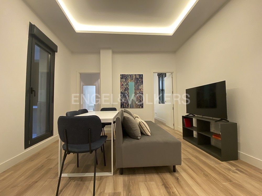 Sala de estar de Apartamento de alquiler en  Madrid Capital con Aire acondicionado, Calefacción y Amueblado