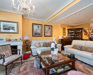 Living room of House or chalet for sale in  Madrid Capital  with Heating, Private garden and Terrace