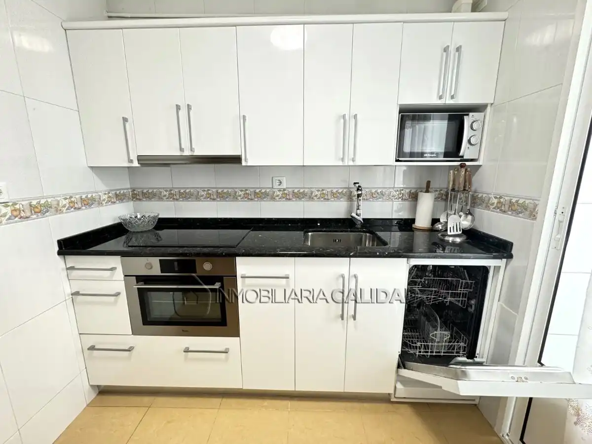 Cocina de Piso de alquiler en Burgos con Calefacción y Amueblado