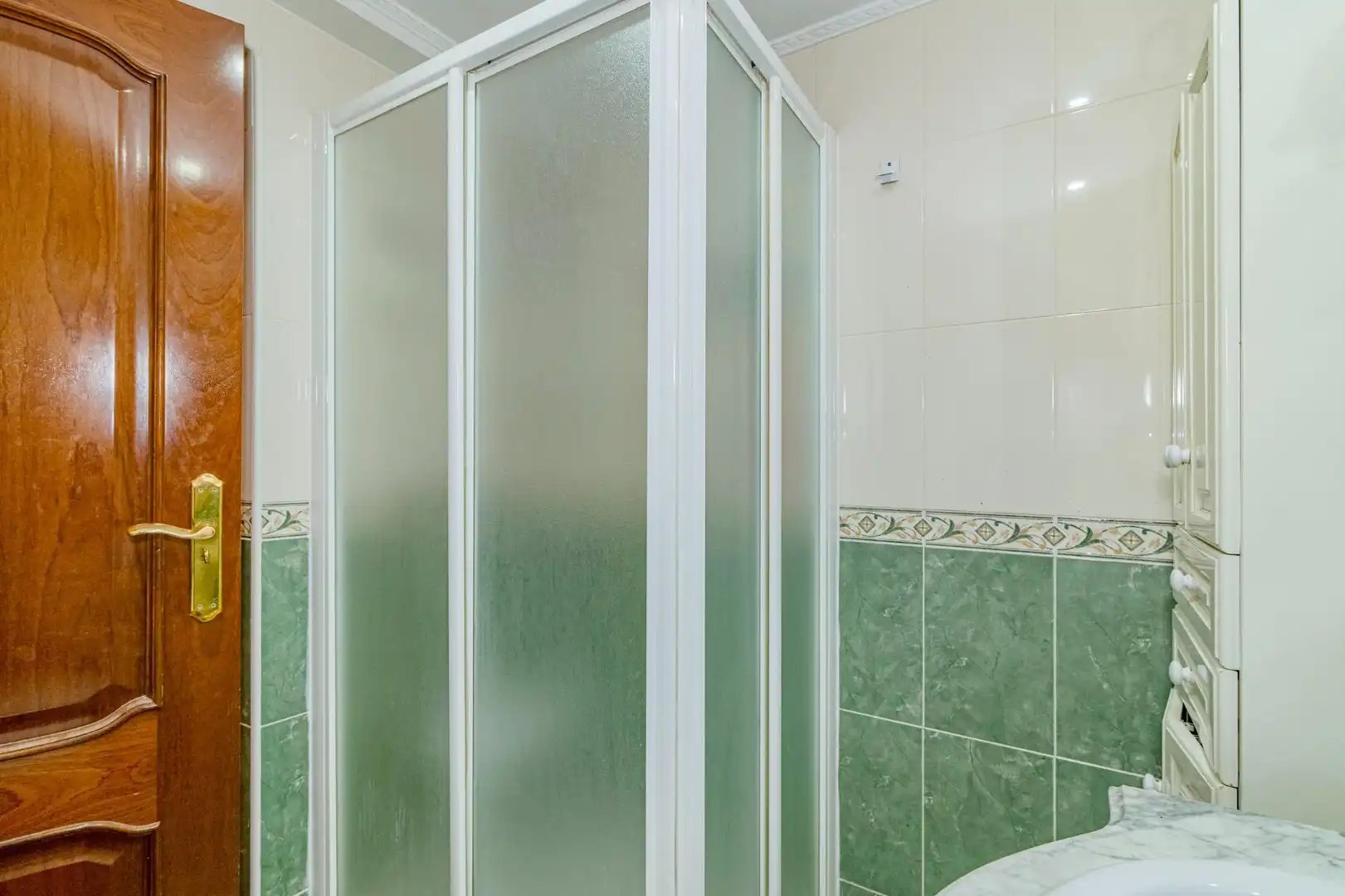 Badezimmer von Wohnung zum Verkauf in Zaidín