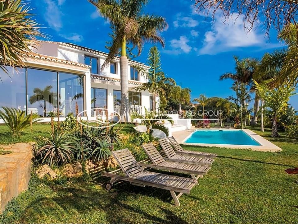 Garden of House or chalet for sale in Benalmádena  with Air Conditioner, Heating and Private garden