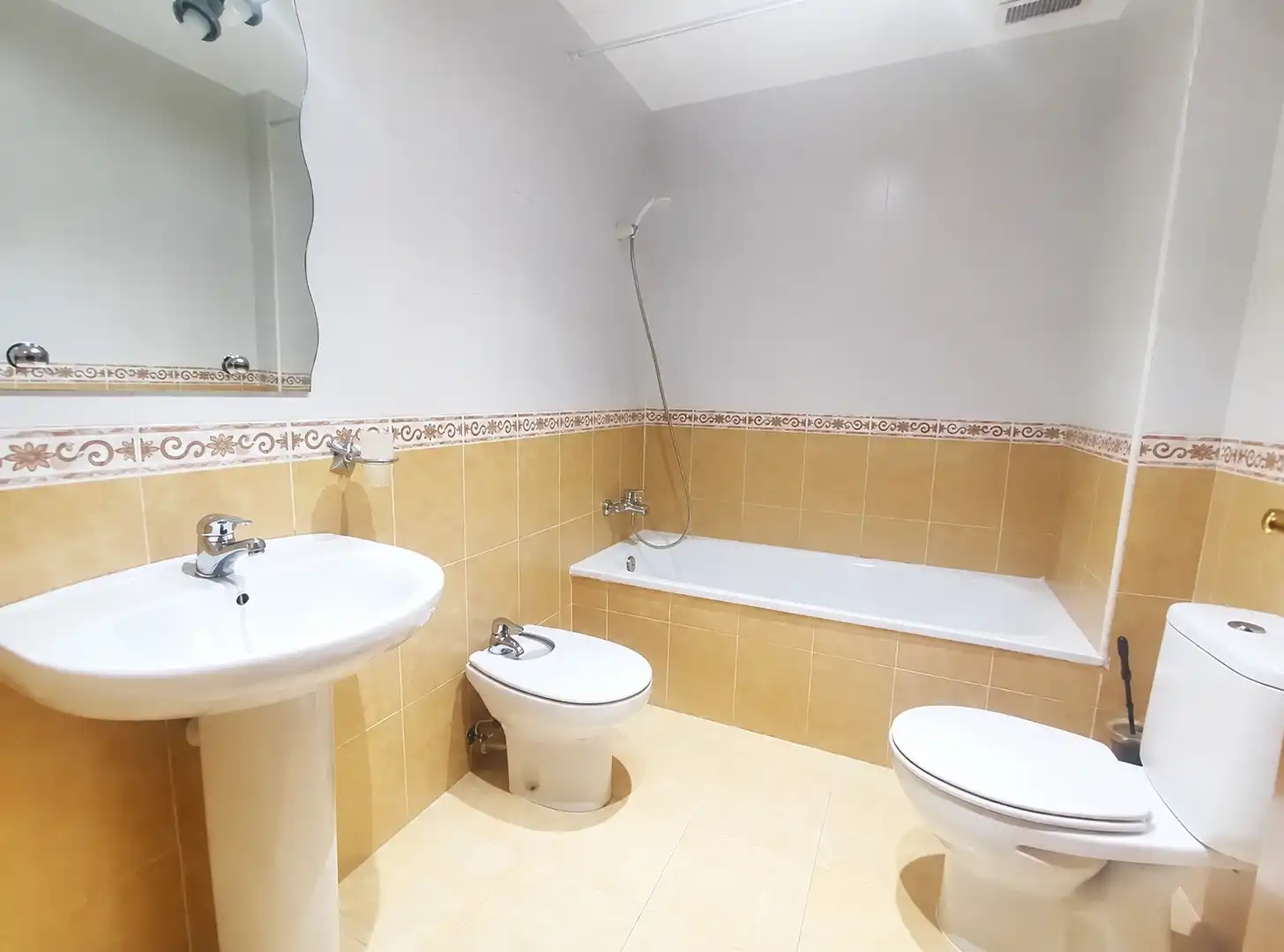 Baño de Dúplex de alquiler en Massamagrell, Valencia