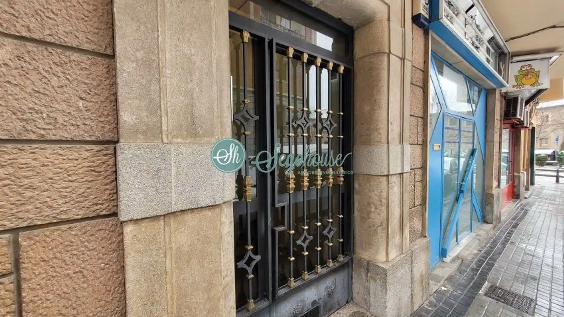 Vista exterior de Piso en venta en Segovia Capital con Calefacción y Amueblado