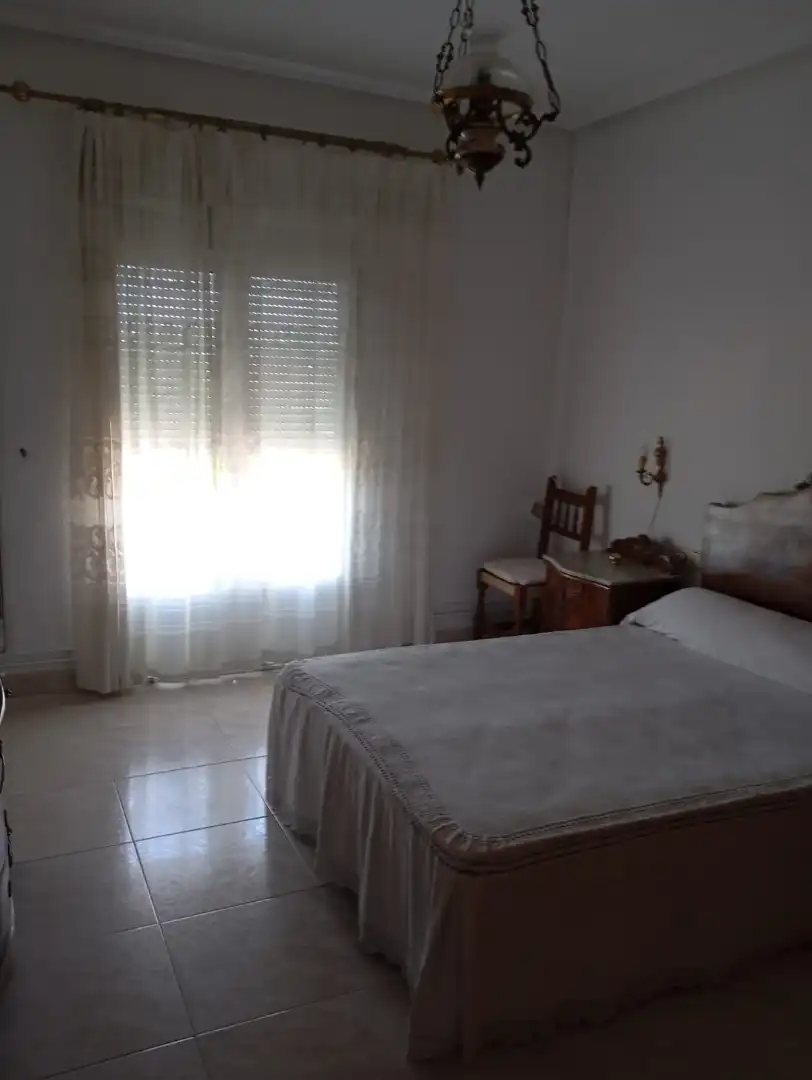 Schlafzimmer von Haus oder Chalet zum Verkauf in Linares mit Klimaanlage, Heizung und Terrasse
